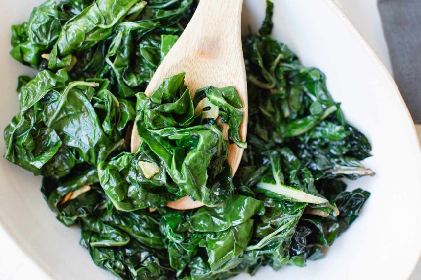 Make spinach in a healthy way